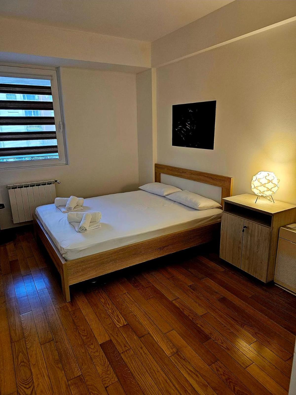 Eva'S Premium Apartments Szkopje Kültér fotó