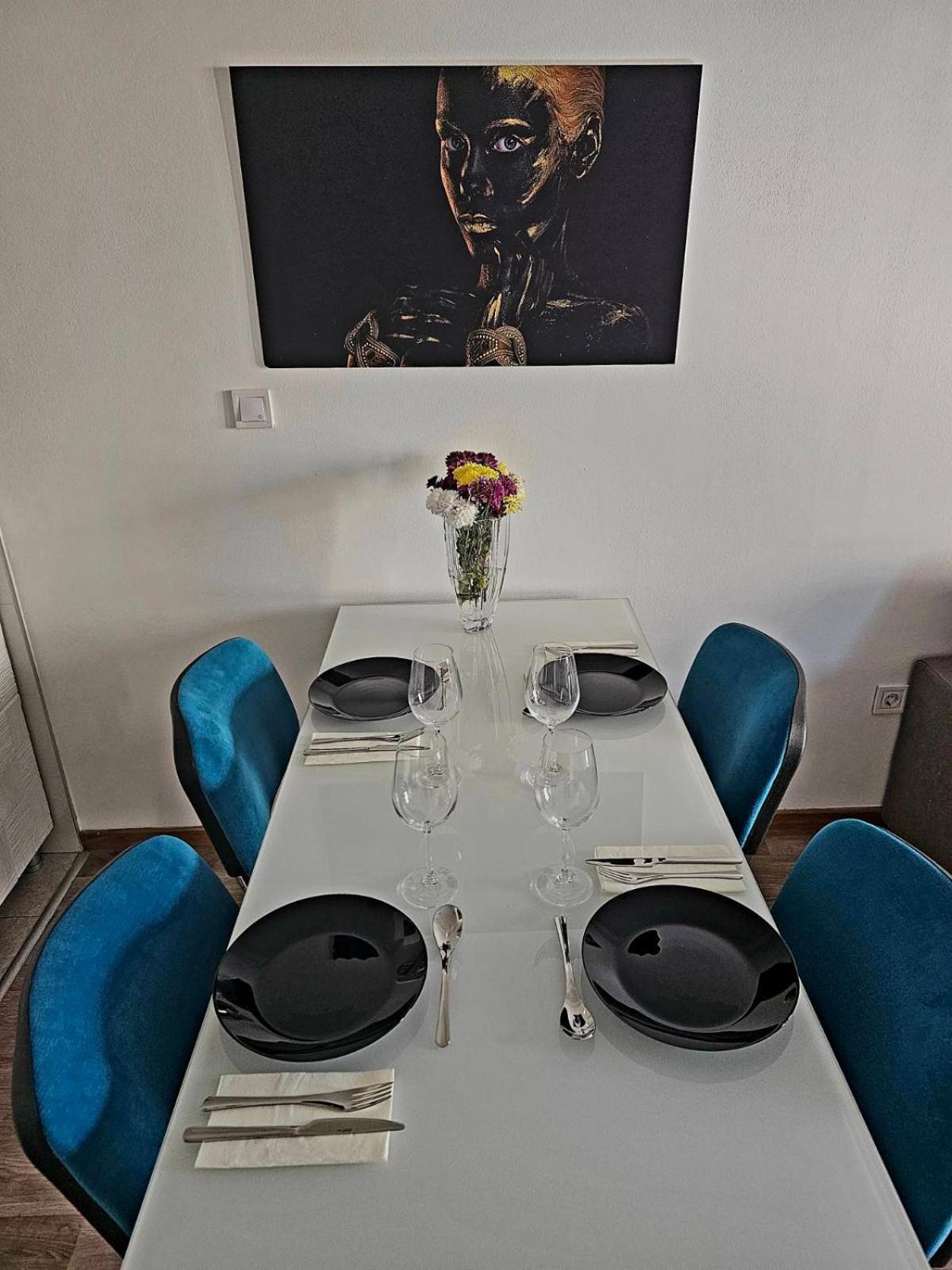 Eva'S Premium Apartments Szkopje Kültér fotó